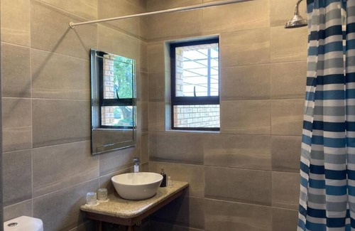 Metsimaholo House | The Vaal Guesthouse