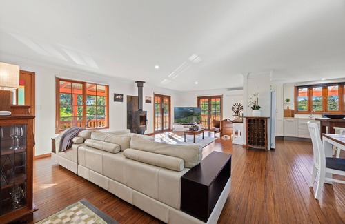 Central Tilba House | The Valley House - Pet Friendly Farm in the heart of Tilba