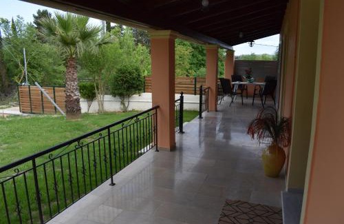 Giannades House | The Valley House