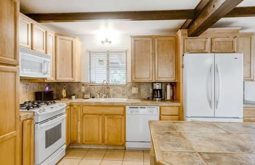 Groveland House | The Valley View: Pine Mountain Lake Cabin 4 Bedroom Home by RedAwning