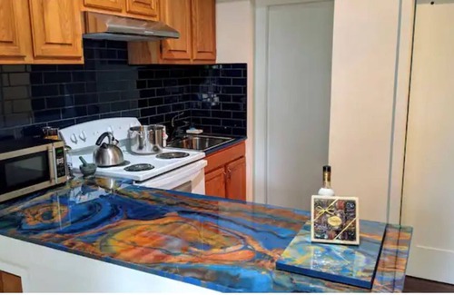 Highline Apartment | The Van Gogh Apartment - a cozy, creative retreat
