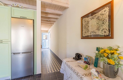 Pedi Villa | The Vegghera House - Seafront Apartment with attic