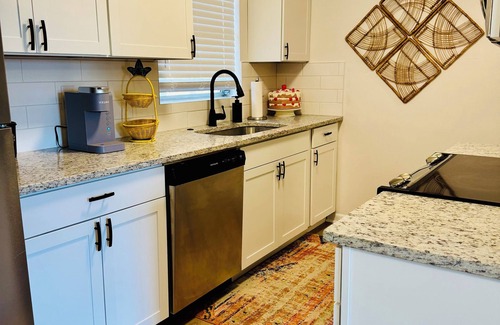 Deltona Lakes House | The Velvet Leaf