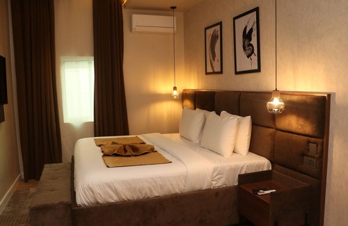 Wuse 2 Hotel | The Velvet Residence