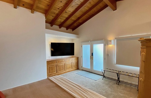 Ventura House | The Ventura Beach Escape