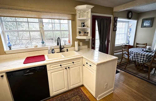 Macon Apartment | The Vera - 1 BD/1BA Furnished Apartment - Near Lake and Bike Trails, Mercer Univ