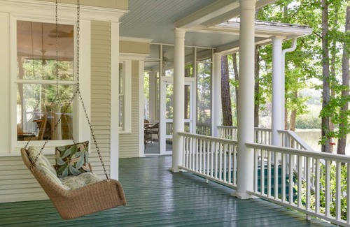 Mount Vernon House | The Veranda at Mt. Vernon - the perfect family and friends retreat