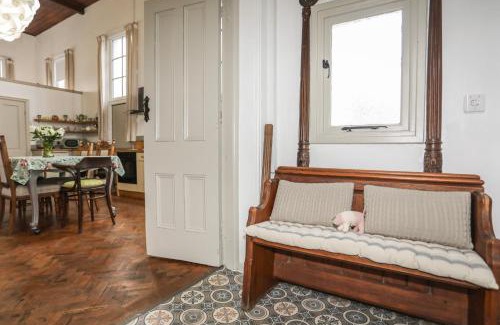 Henryd House | The Vestry Conwy