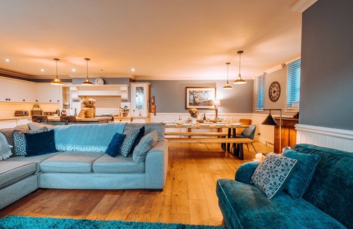 Oxenhope House | The Vestry Stunning Chapel with Hot Tub
