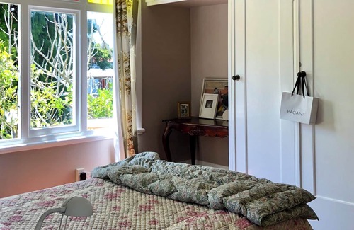 Kohukohu House | The Vicarage-charming two bed, two bath historic villa, built in 1891.