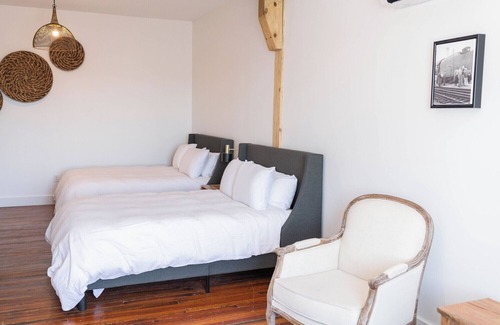 Victoria Hotel | The Victorian Room @ Main Street Lofts