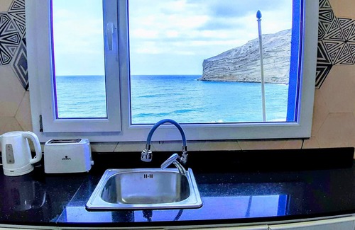 Muscat Apartment | THE VIEW BEACH APPARTMENT - Direct sea view with 50m2 terrace