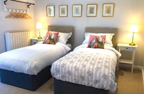 Nunney House | The View Cottage - Tennis Court - Nr Frome, Longleat