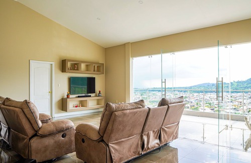 Cumanda Hotel | THE VIEW HOTEL