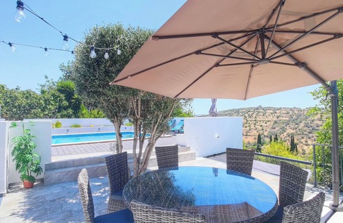 Albufeira House | The View House, House with Private Pool and Country View