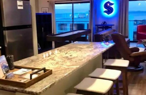 Lower Queen Anne Apartment | The View in Lower Queen Anne 29 Nights