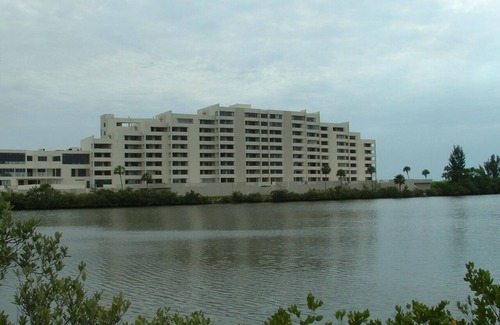 Hudson Condo | THE VIEW IS AMAZING!