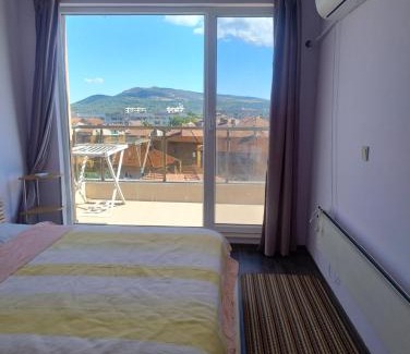 Vratsa Apartment | The View - Modern and Central Stay