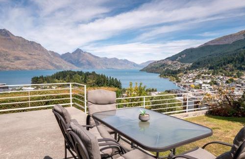 Queenstown City Centre House | The view of Queenstown