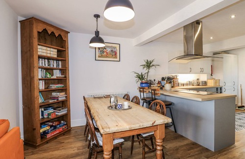 Knockerdown Cottage | THE VIEW @ ORCHARD VIEW, luxury holiday cottage in Hognaston