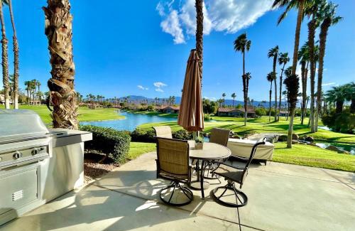 Palm Desert Apartment | The View! Palm Desert Country Club Villa