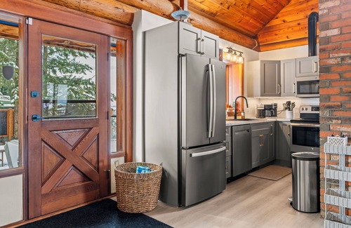 Vernon Ski Chalet | The View Point Lodge