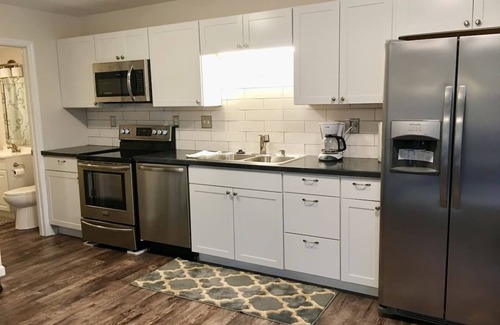 East Price Hill House | ❤️ 🏙 The View-Stylish Interior- Min to downtwn 🌃 ❤️