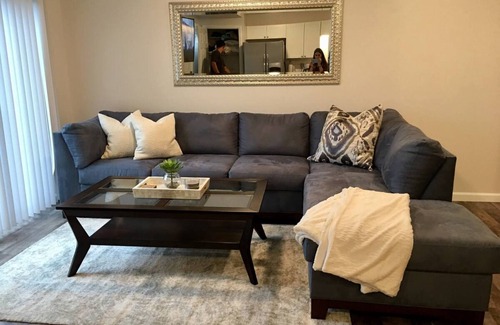East Price Hill House | ❤️ 🏙 The View-Stylish Interior- Min to downtwn 🌃 ❤️