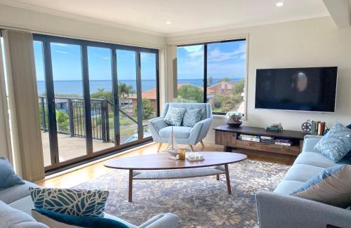 Tura Beach House | The Views - 3 or 4 Bedroom