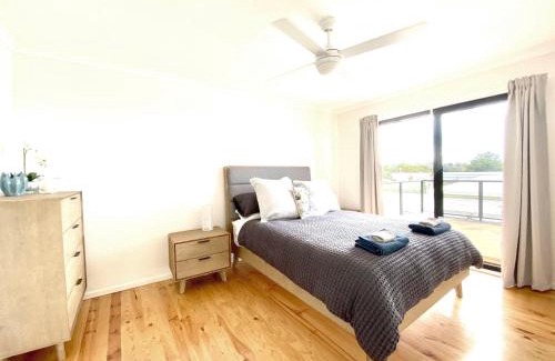 Tura Beach House | The Views - 3 or 4 Bedroom