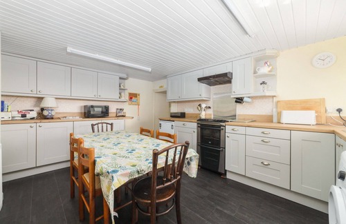 Port Erin Cottage | The Views - sleeps 7 guests in 4 bedrooms
