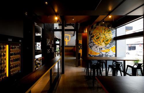 Suruga Ward Hotel | The Villa & Barrel Lounge