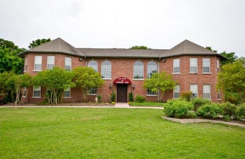 Bryan Bed & Breakfast | The Villa Bed and Breakfast