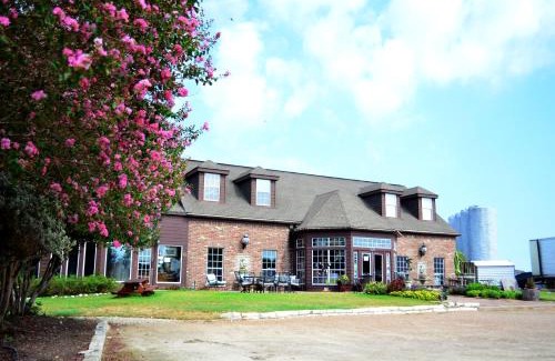 Bryan Bed & Breakfast | The Villa Bed and Breakfast