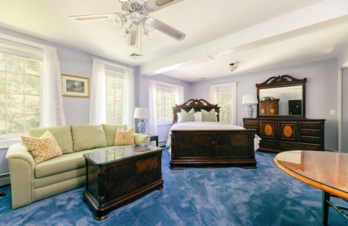 Westerly Bed & Breakfast | The Villa Bed & Breakfast