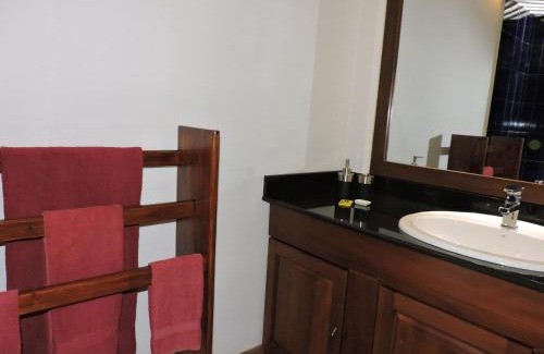 Katana Bed & Breakfast | The Villa Green Inn