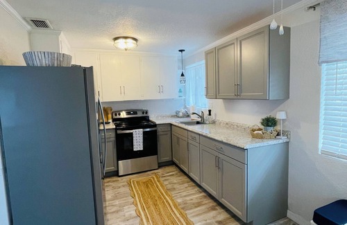 Longbeach Village House | The Village Bungalow of Long Beach in Longboat Key