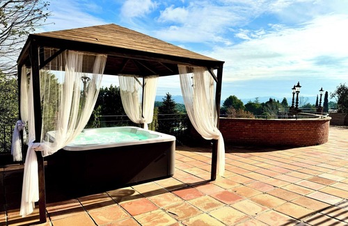 Cerdanyola del Valles Ski Chalet | The Village - Chalet con Todo el Ocio Possible