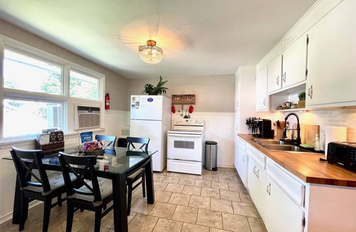 Williamsville Apartment | The Village Flat *BEST SPOT IN WNY!*