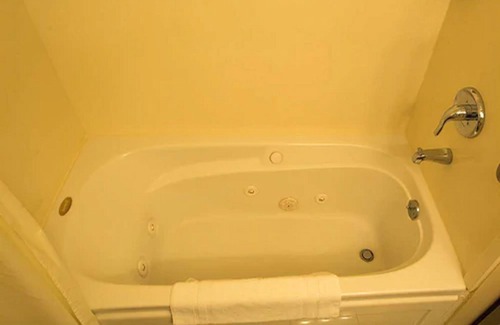 Elora Hotel | The Village Inn