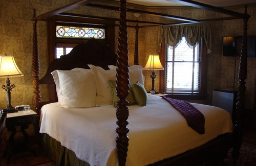 Woodstock Hotel | The Village Inn of Woodstock