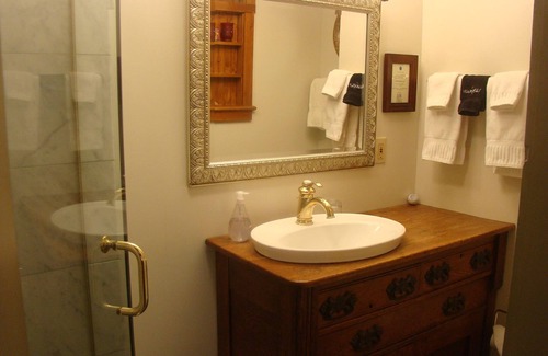 Woodstock Hotel | The Village Inn of Woodstock