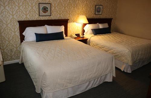 Cross Keys Hotel | The Village Inn
