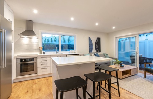 Grey Lynn Villa | The Village Reserve