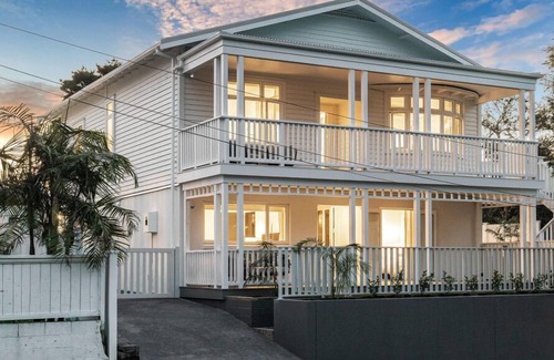 Grey Lynn Villa | The Village Reserve, Upper Reserve
