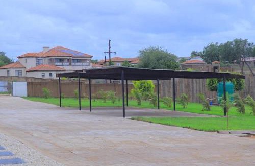 Phalaborwa House | The Village Retreat