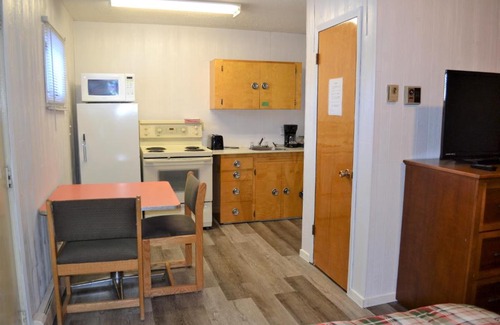 Burstall Hotel | The Villager Motel