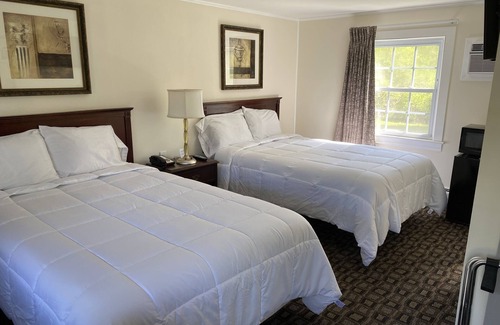 Williamstown Hotel | The Villager Motel