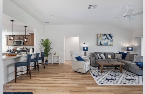 Okahumpka House | The Villages Oasis w/Golf Cart