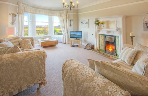 Embleton Cottage | THE VILLAS NO3, family friendly, with open fire in Embleton